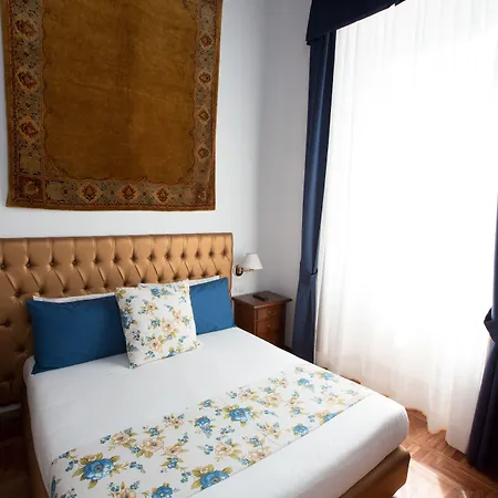 Ad2015 ベッド・アンド・ブレックファスト 4*